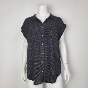 Jachs Girlfriend Black White Heart Button-Up Shirt